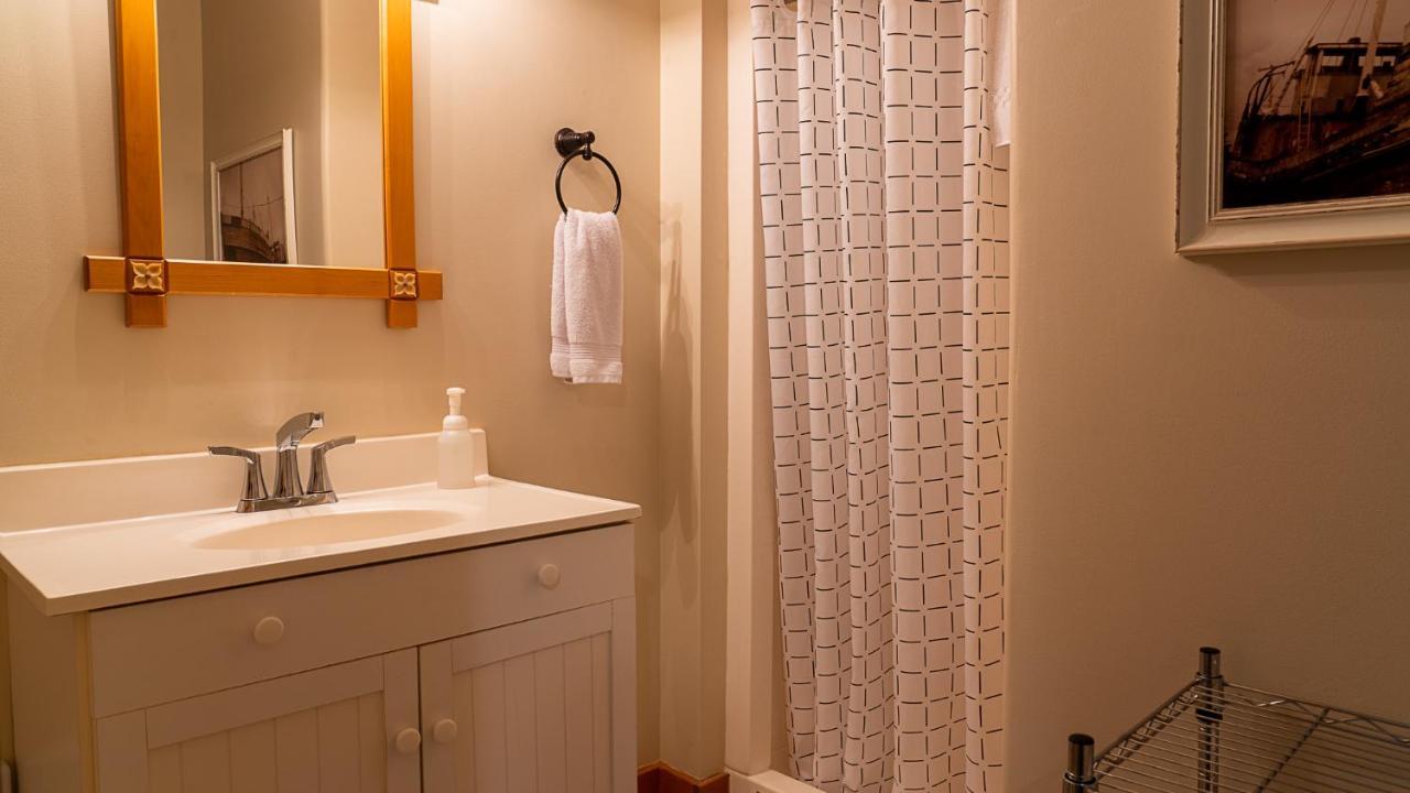 Wild Pacific Guest Suites Ucluelet Εξωτερικό φωτογραφία