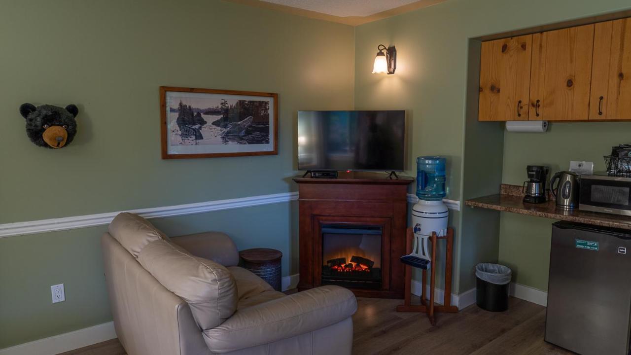 Wild Pacific Guest Suites Ucluelet Εξωτερικό φωτογραφία